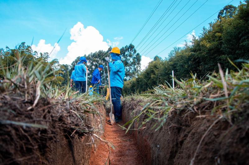 Para avanzar en la construcción de doble calzada hacia Rionegro, Empresas Públicas de La Ceja inició obras de reposición de redes en el sector Ofir