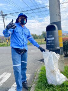 Instalación, cambio y reposición de cestas públicas